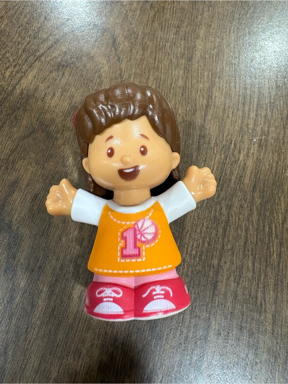 Mia Basketball Jersey from 2016 Fisher Price Little People Mia & Josh Set FGX51